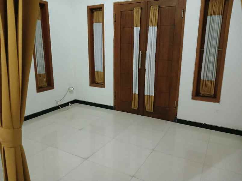 rumah luas siap huni lokasi di jl puntodewo malang