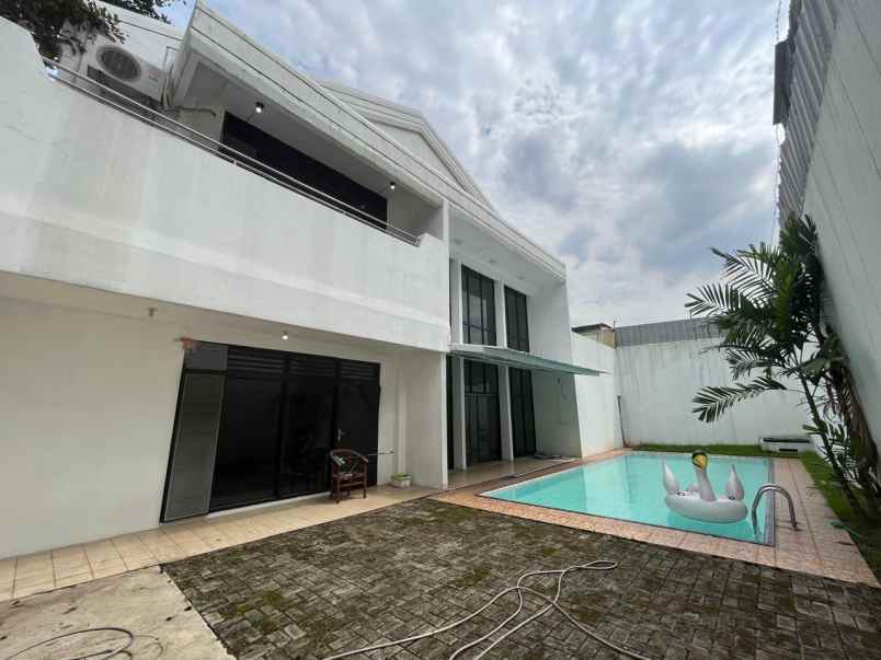 rumah lux di bangka 500 meter ke bangka raya ada pool