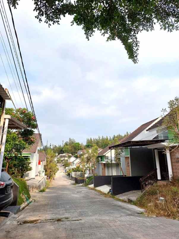 rumah manis minimalis di villa gardenia