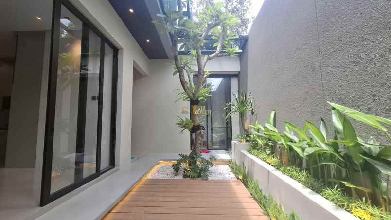 rumah mewah 2 lantai siap huni di purwomartani sleman