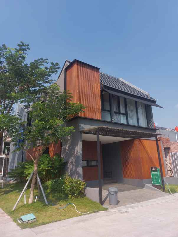 rumah mewah 2 lt semarang kota dekat pelabuhan