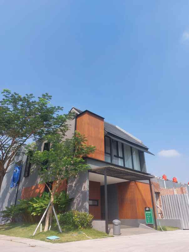 rumah mewah 2 lt semarang kota dekat pelabuhan