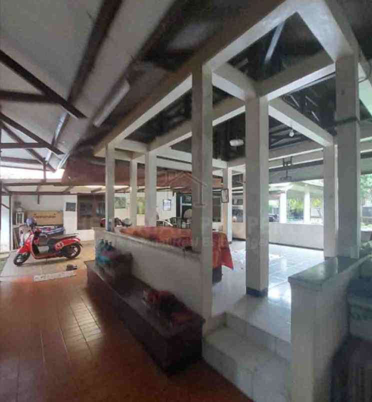 rumah mewah asri di jakarta selatan