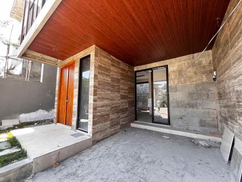 rumah mewah siap huni di jantung kota condongcatur