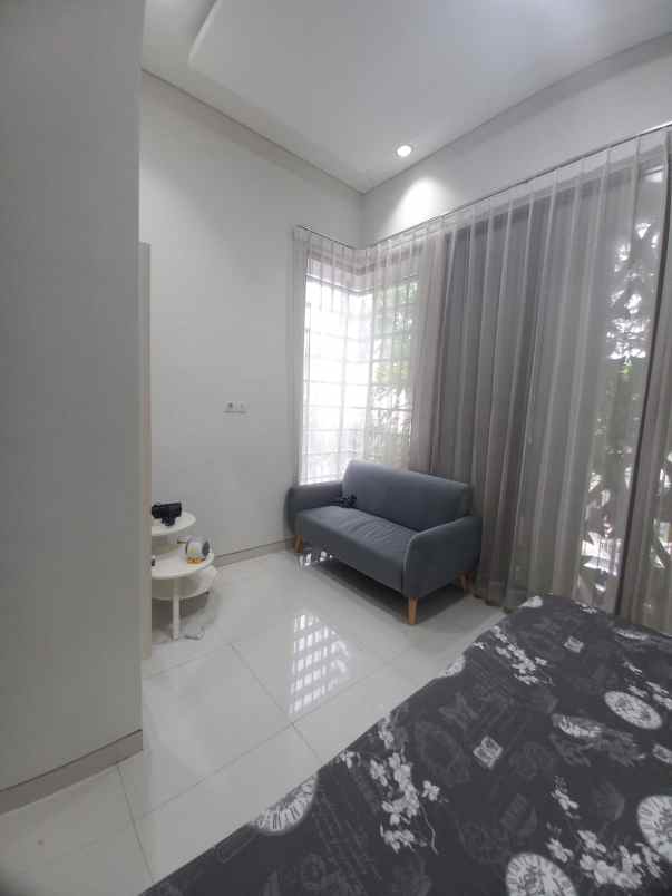 rumah mewah siap huni lokasi permata jingga suhat