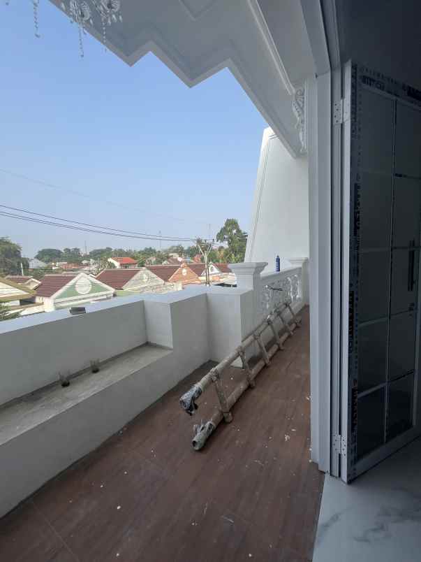 rumah minimalis 2 lantai di tanah baru depok