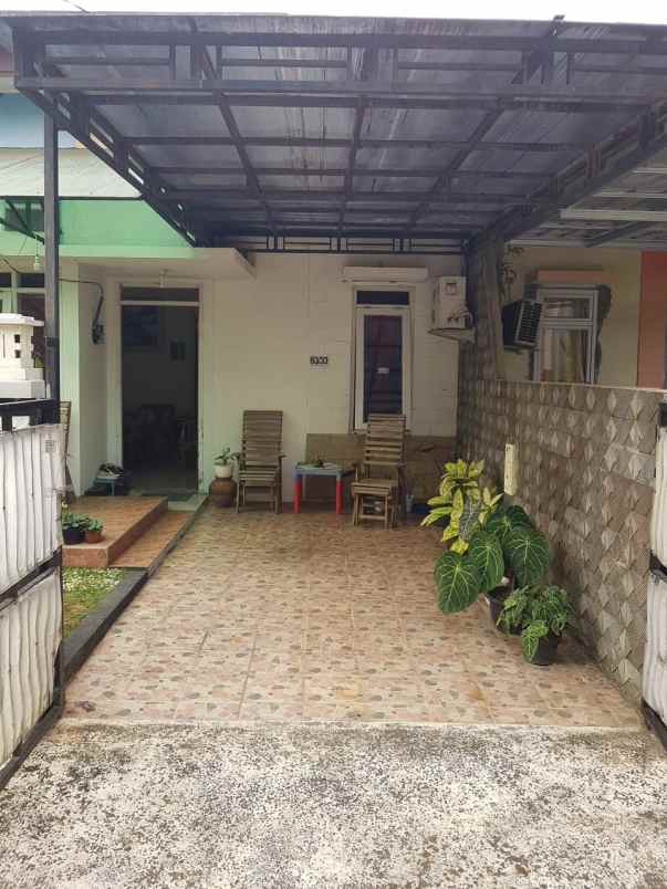 rumah minimalis modern dekat dengan tol jagorawi