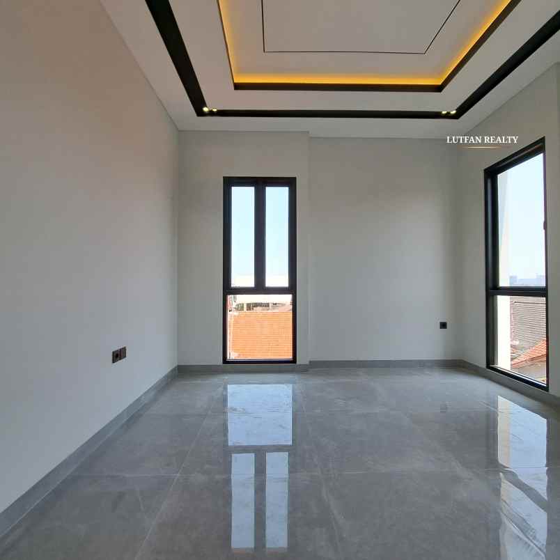 rumah modern kontemporer jagakarsa dalam cluster