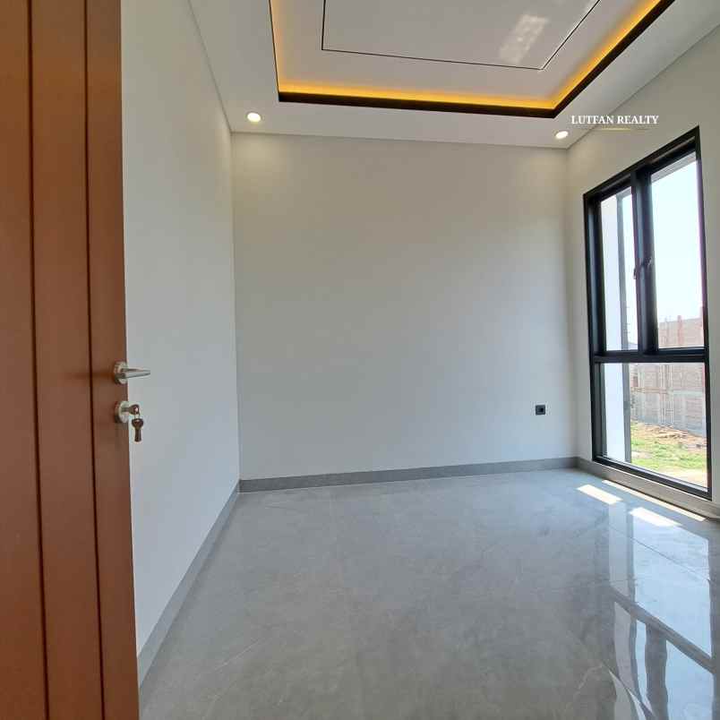 rumah modern kontemporer jagakarsa dalam cluster