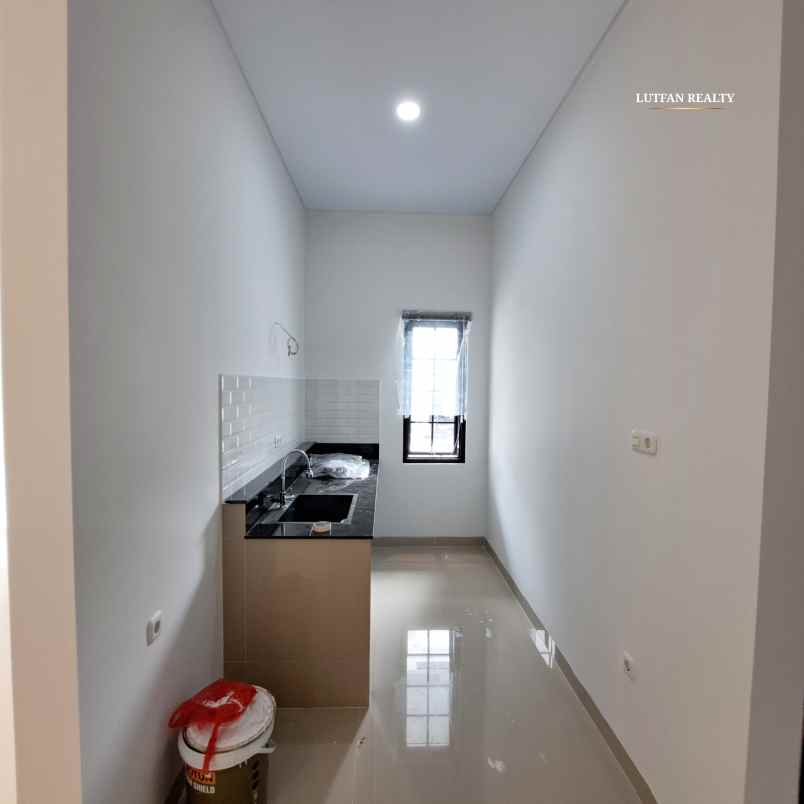 rumah modern minimalis dalam cluster dekat tol andara