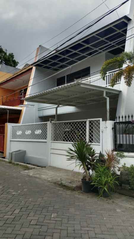 rumah mulyosari minimalis row 2 mobil