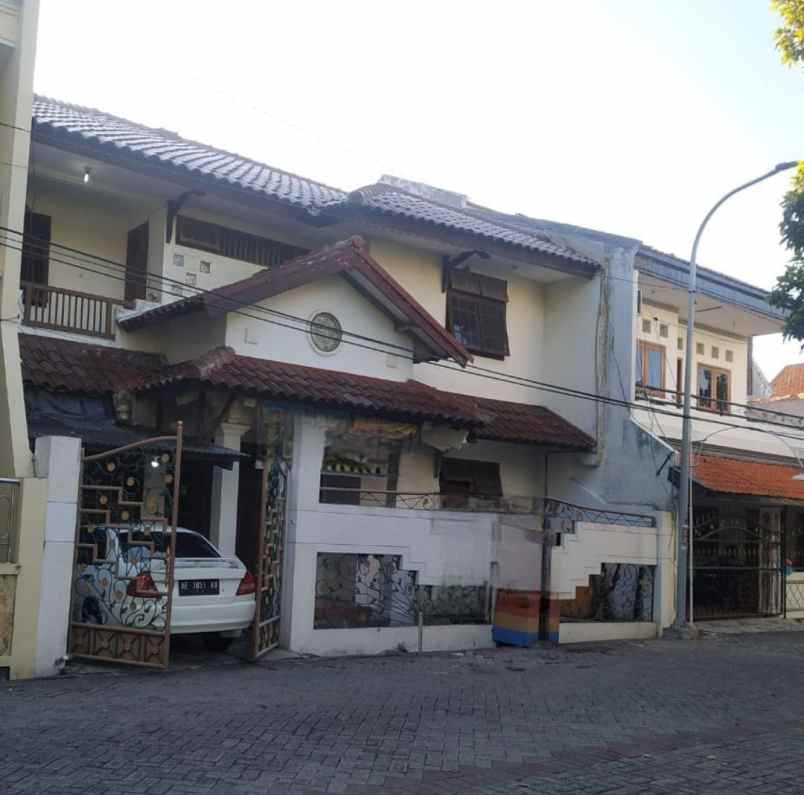 rumah mulyosari utara strategis