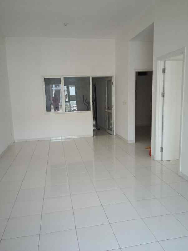 rumah murah di cluster fedora suvarna sutera tangerang