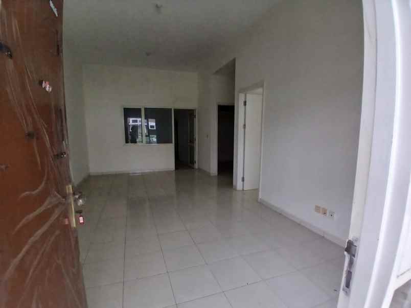 rumah murah di cluster fedora suvarna sutera tangerang