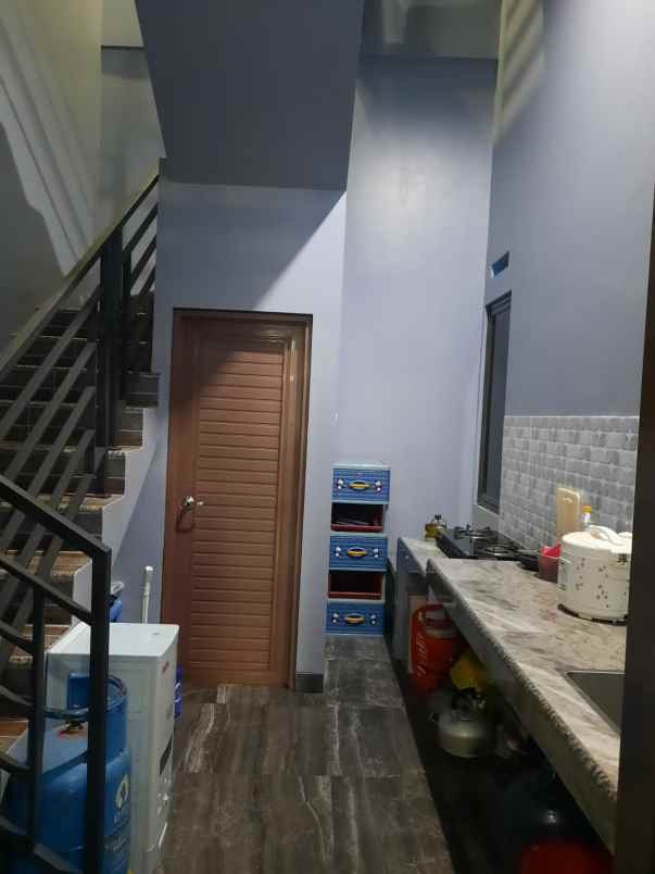 rumah second 2 5 lantai di ratujaya depok