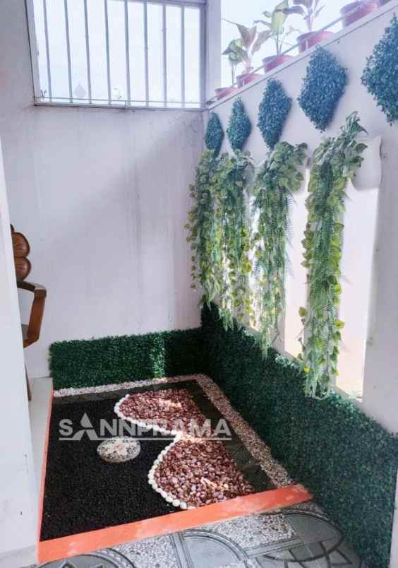 rumah second cantik banget terawat sawangan rohsann