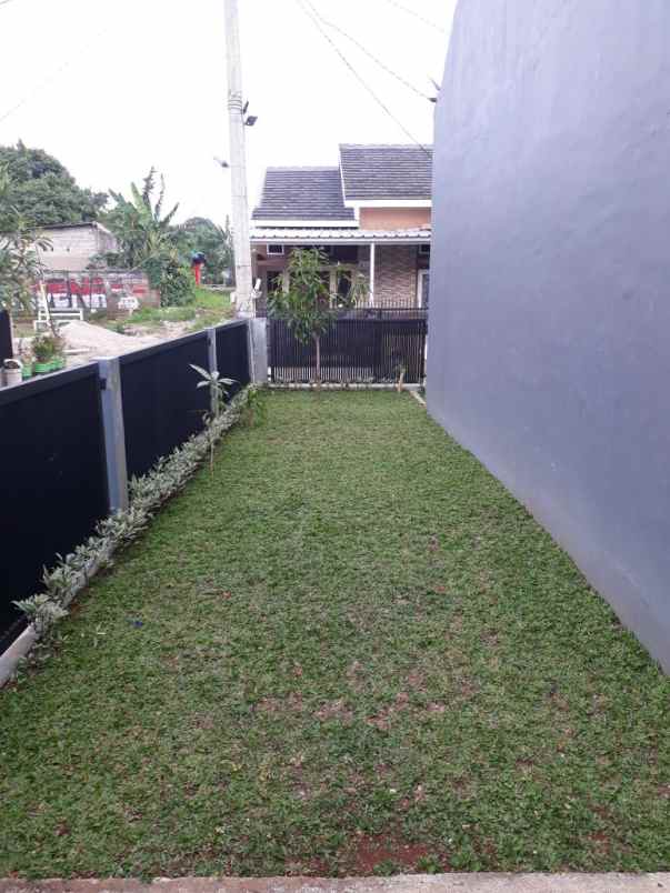 rumah second hook dalam cluster di pasir putih depok