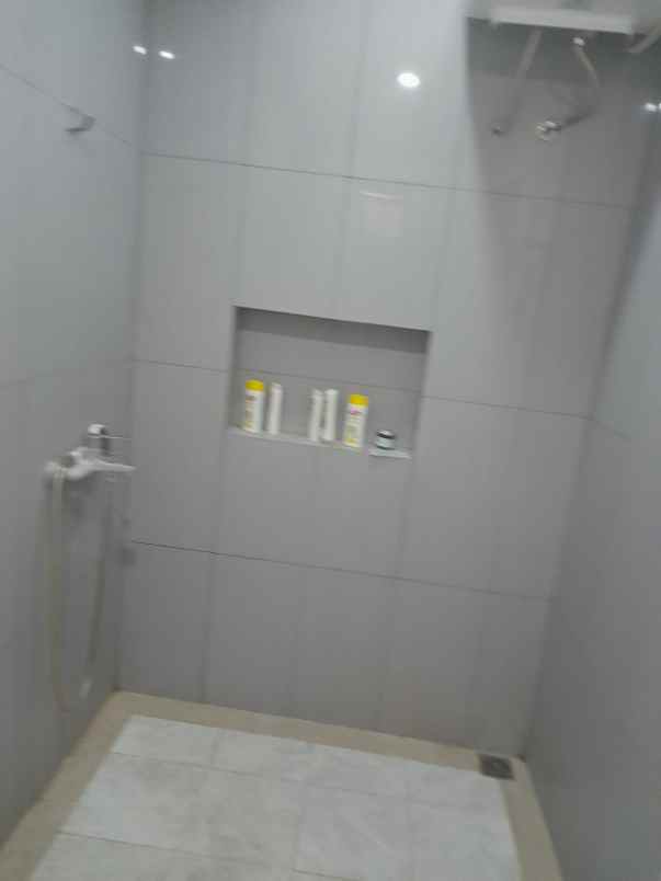 rumah secondary rapi terawat siap huni graha raya