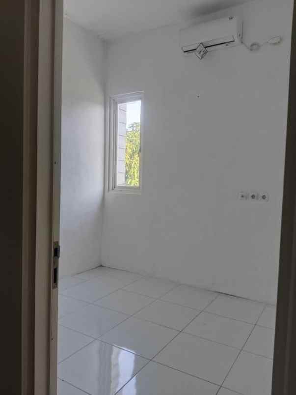 rumah semanggi wonorejo rungkut surabaya timur