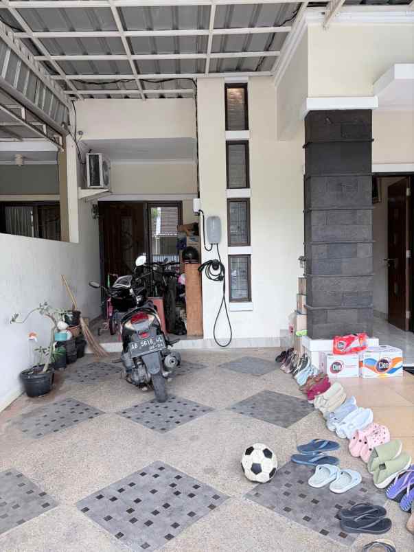 rumah siap huni cluster aralia harapan indah bekasi