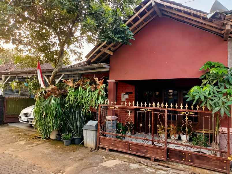rumah siap huni dekat jalan ray