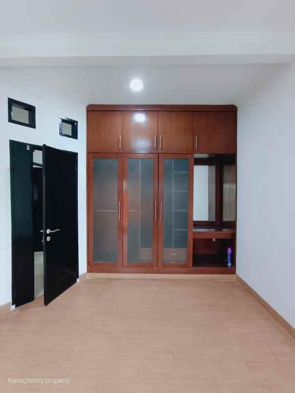 rumah siap huni di area rawa belong kebon jeruk jakbar