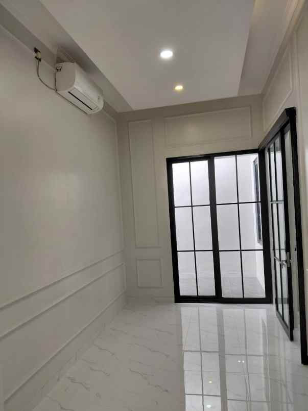 rumah siap huni lokasi strategis di griyaloka bsd