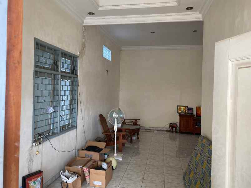 rumah tengah kota siap huni jalan supriyadi semarang