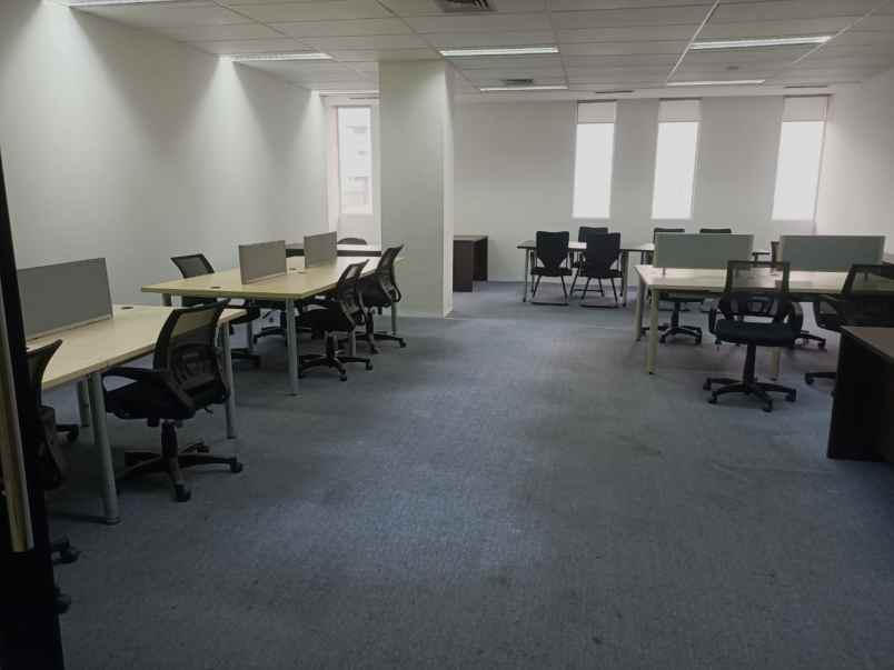 sewa ruang kantor furnish gambir jakarta pusat 100m2