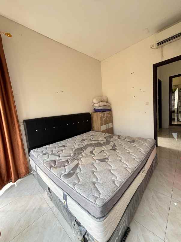 sewa rumah furnish hook lavon swan city tangerang