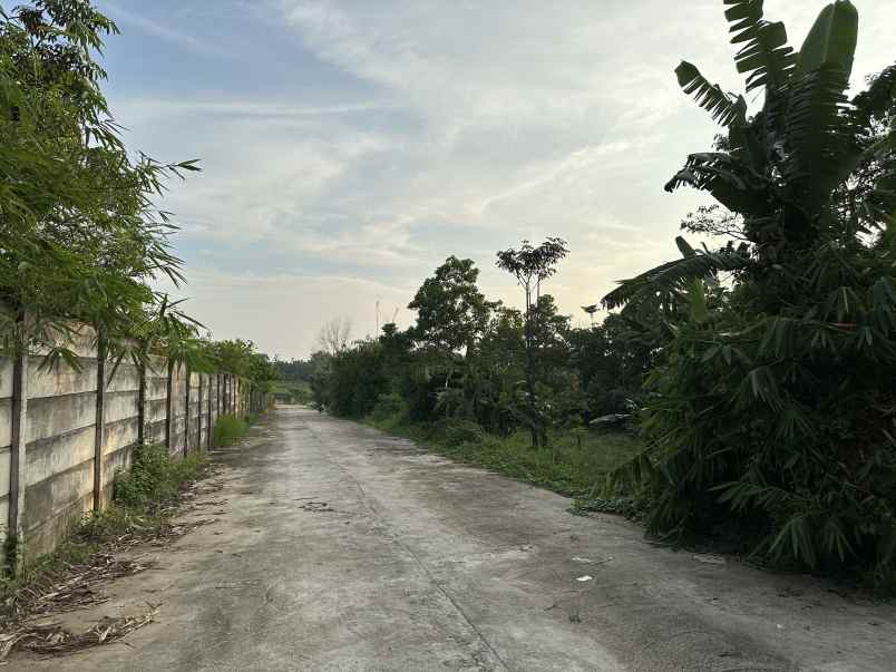 tanah depan hotel santika premiere