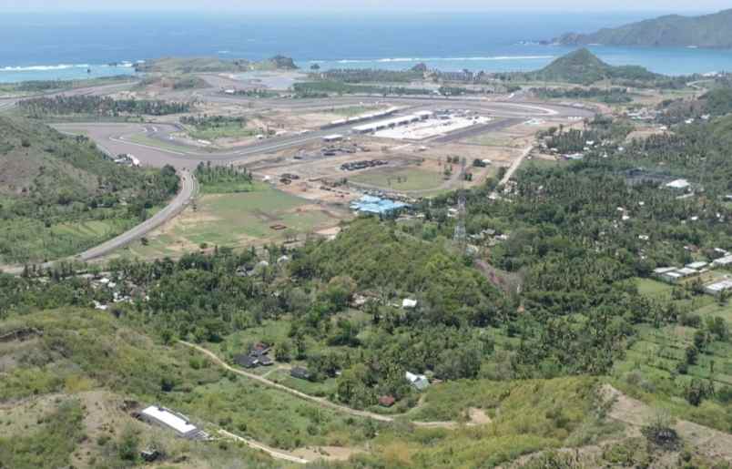 tanah di lombok view laut dan sirkuit mandalika