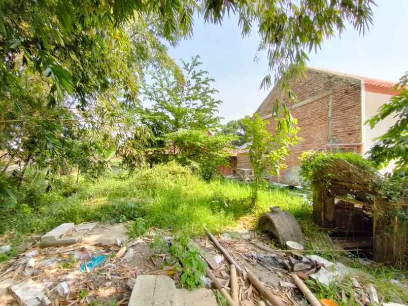 tanah pekarangan dekat kamous uii jl kaliurang km 14