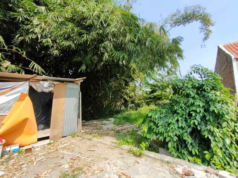 tanah pekarangan dekat kamous uii jl kaliurang km 14