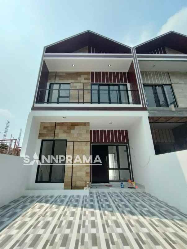 townhouse 2 lantai hanya 5 unit di jakarta timur