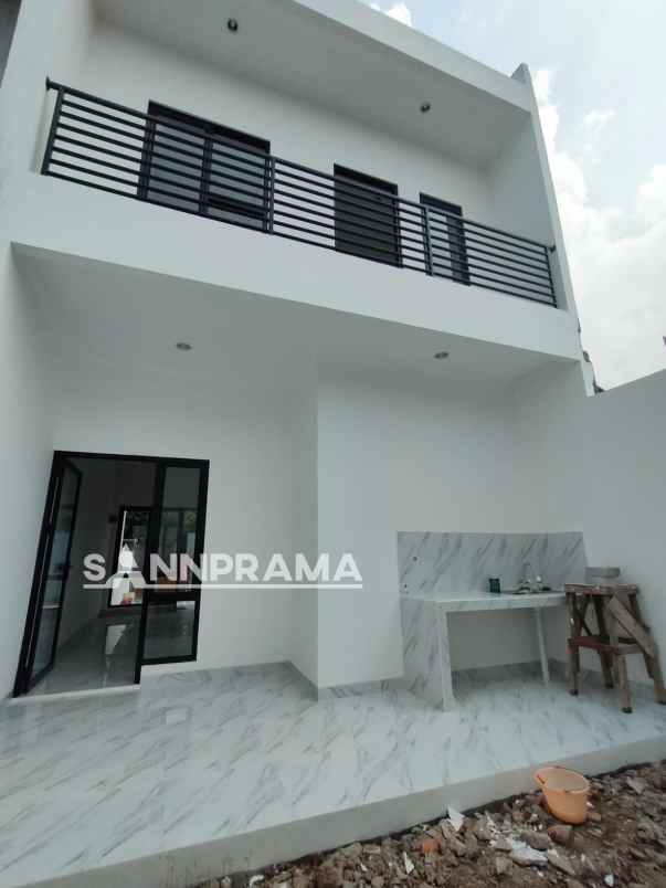 townhouse 2 lantai hanya 5 unit di jakarta timur