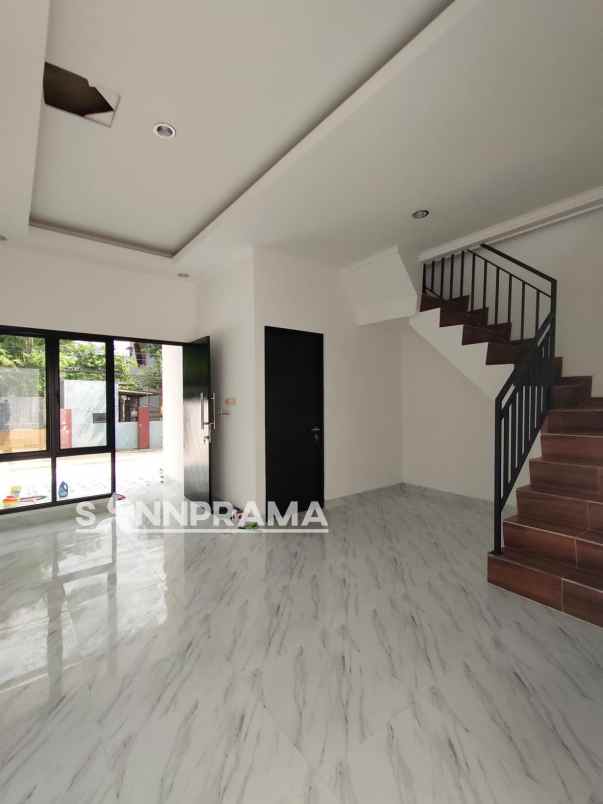 townhouse 2 lantai hanya 5 unit di jakarta timur