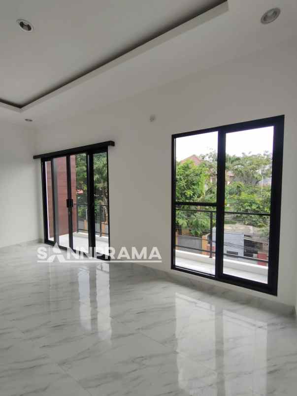 townhouse 2 lantai hanya 5 unit di jakarta timur