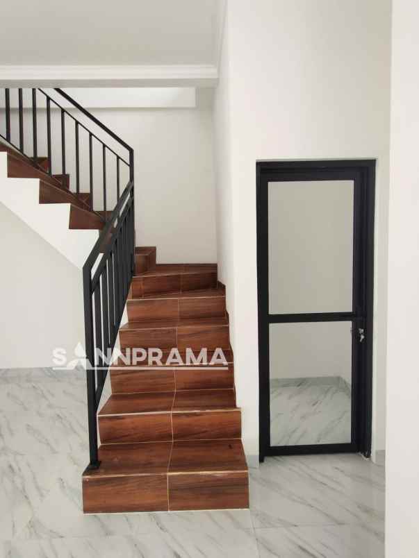 townhouse 2 lantai hanya 5 unit di jakarta timur