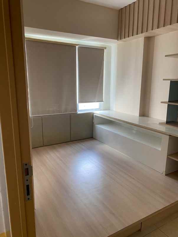 apartemen educity 2br semi furnished tower yale