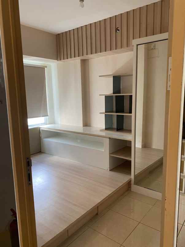 apartemen educity 2br semi furnished tower yale