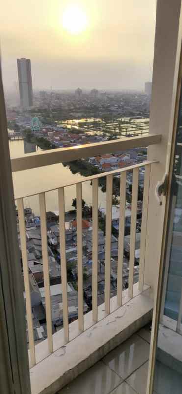 dijual apartemen pakuwon city amor