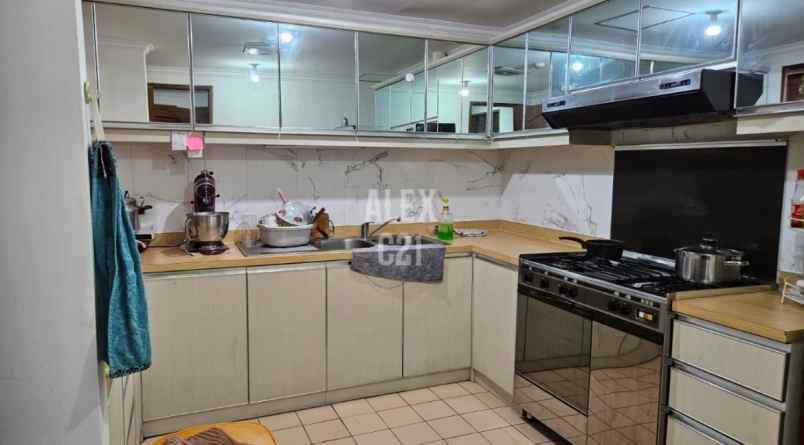 dijual apartemen tomang kec grogol