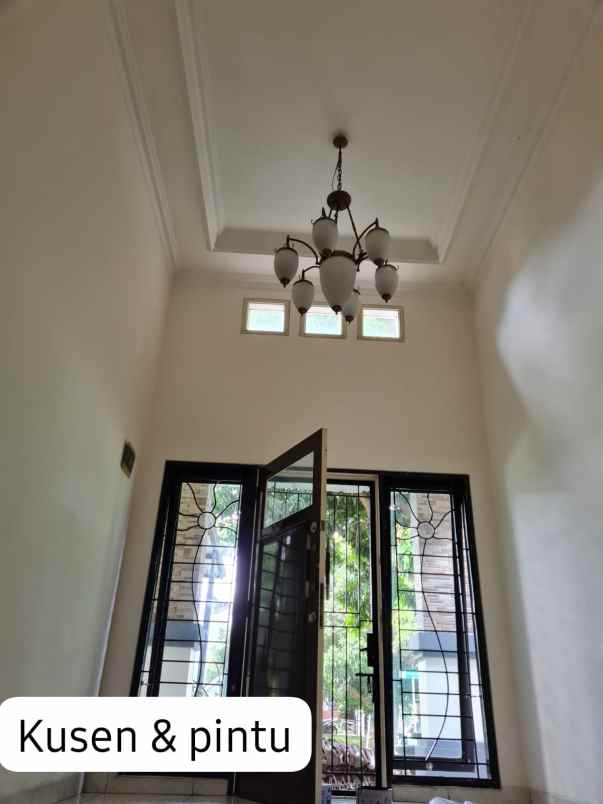 dijual cepat rumah nyaman dan aman grand wisata