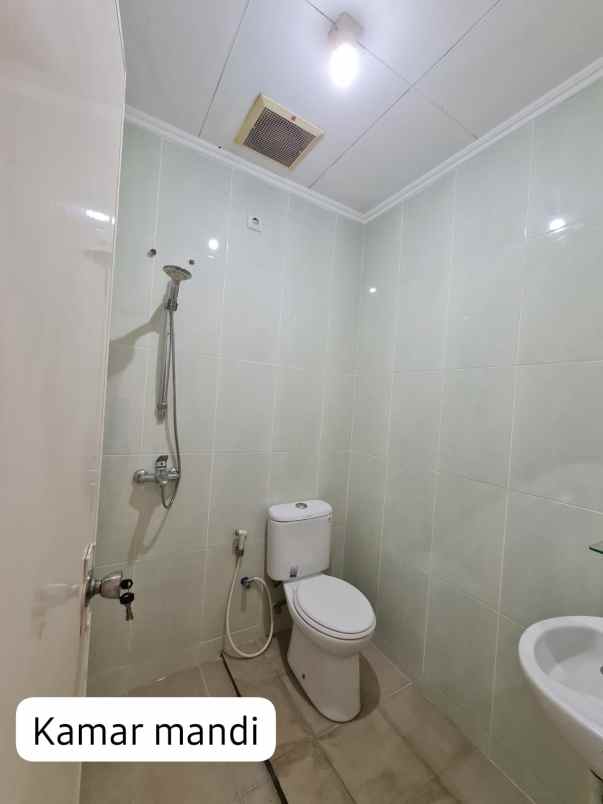 dijual cepat rumah nyaman dan aman grand wisata