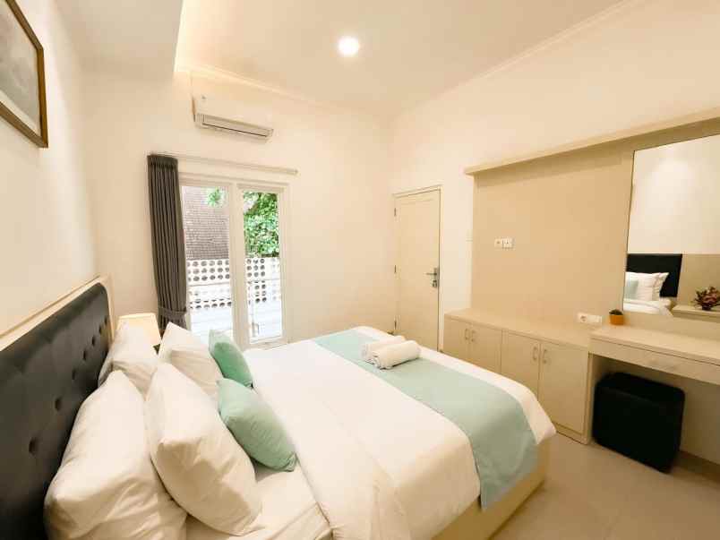 dijual cepat villa nyaman strategis di canggu bali