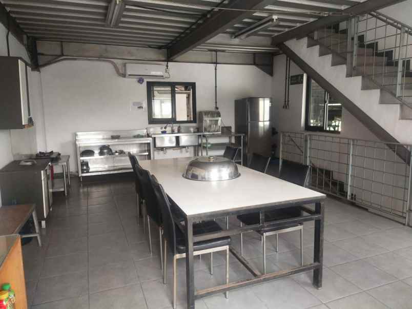 dijual gudang di jember