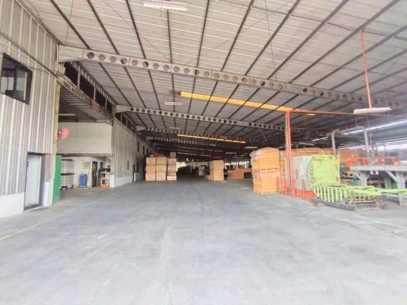 dijual gudang di jember