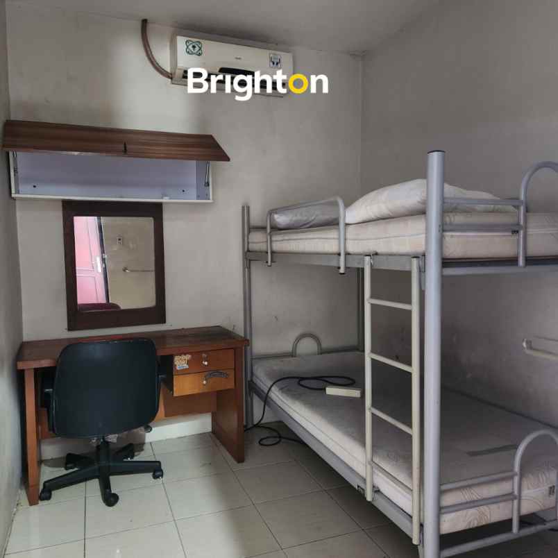 dijual kost 20 kamar ac bonus 2 kios di kedoya jakbar