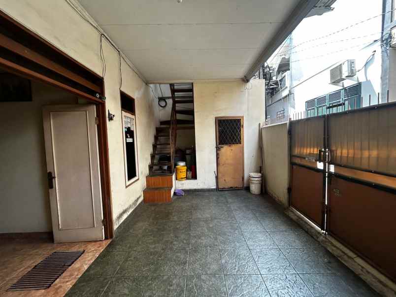 dijual kost jl kebon jeruk